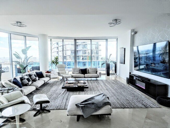 Building Photo - 200 Biscayne Blvd Way