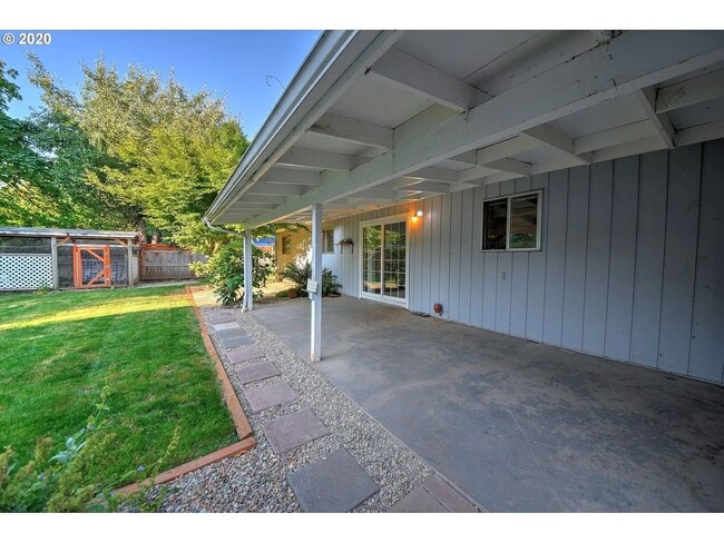 Building Photo - Great 4 Bedroom Eugene Home!