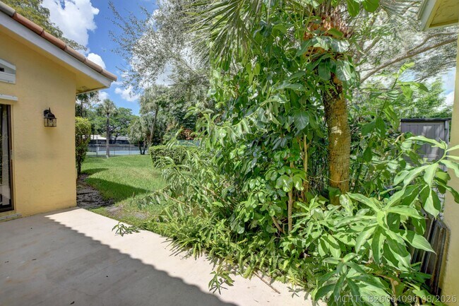 Building Photo - 6165 Belleza Ln