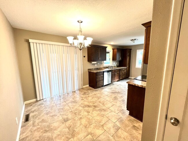 Building Photo - Single-Family Home Minutes from Saint Mary's!