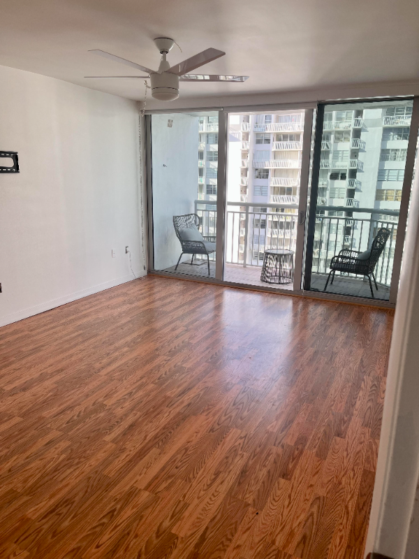 Building Photo - 18041 Biscayne Blvd