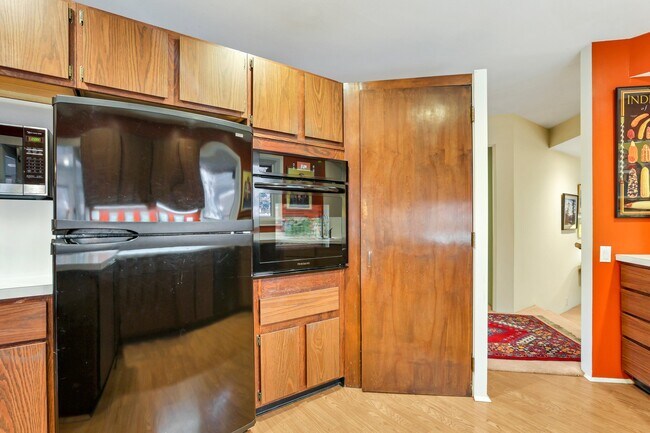 New oven - 162 Denison Dr