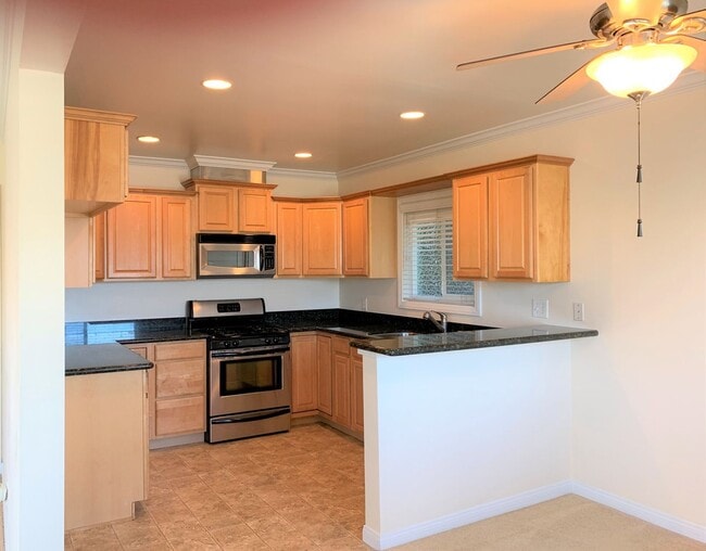 Building Photo - 437