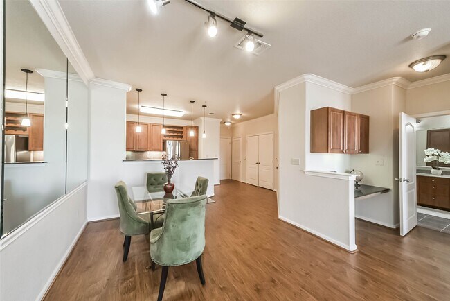 Building Photo - 1711 Old Spanish Trl