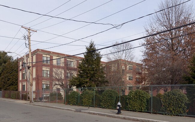 Building Photo - 54 Haverhill St