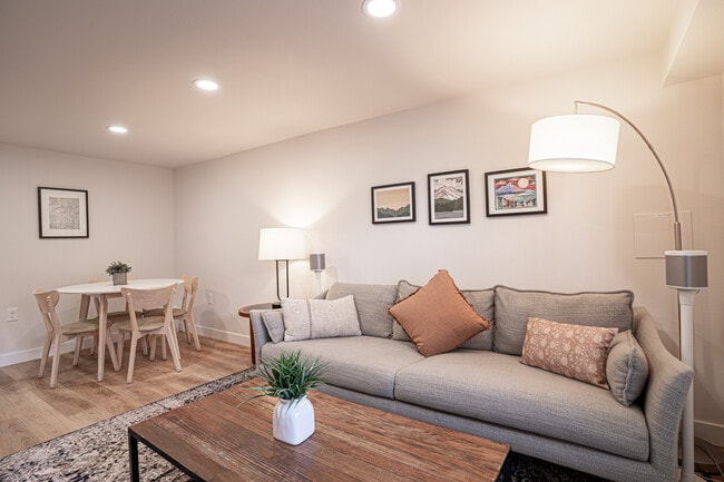 Building Photo - 4201 51st Ave S