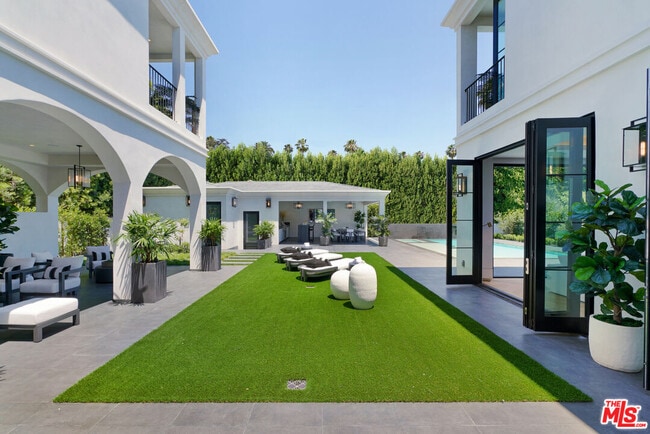Building Photo - 608 N Alpine Dr