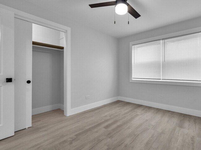 Building Photo - 6751 N Olmsted Ave