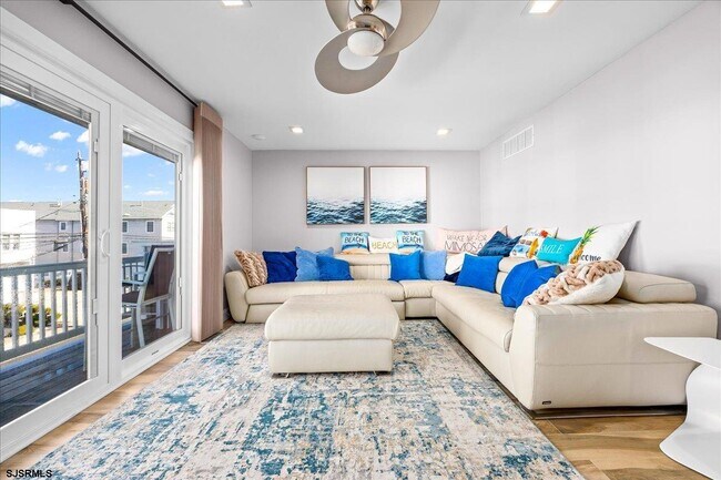 Building Photo - 9616 Pacific Ave