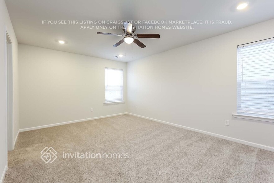 Building Photo - 211 White Flds Ave