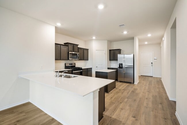 Building Photo - 1324 Stuarts Frst Dr