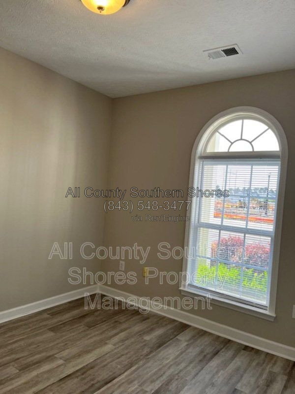Building Photo - 113 Ashley Park Dr