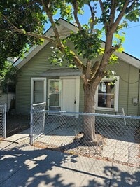 Building Photo - 2 bedroom 1 bath house located in Kellogg,...