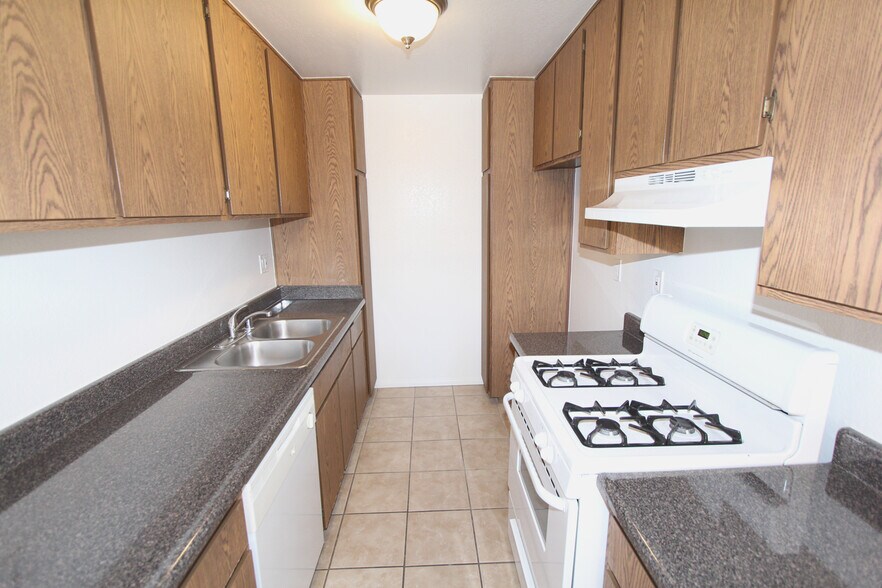 Building Photo - 5421 Kester Ave