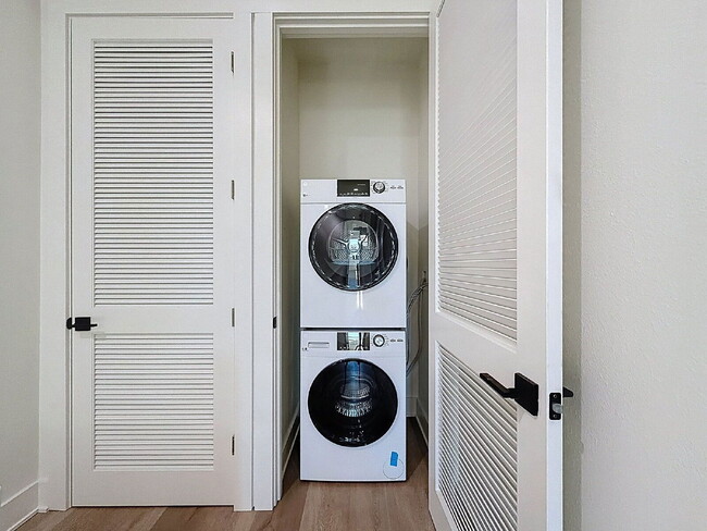 Building Photo - 334 14th St N