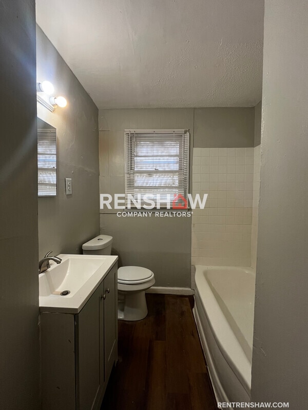 Building Photo - 877 Polk Ave