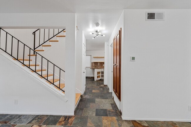 Building Photo - 3923 W 178th St
