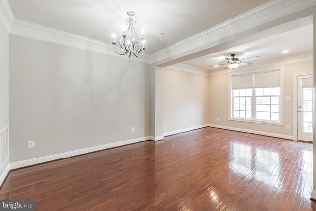 Building Photo - 513 Girard St