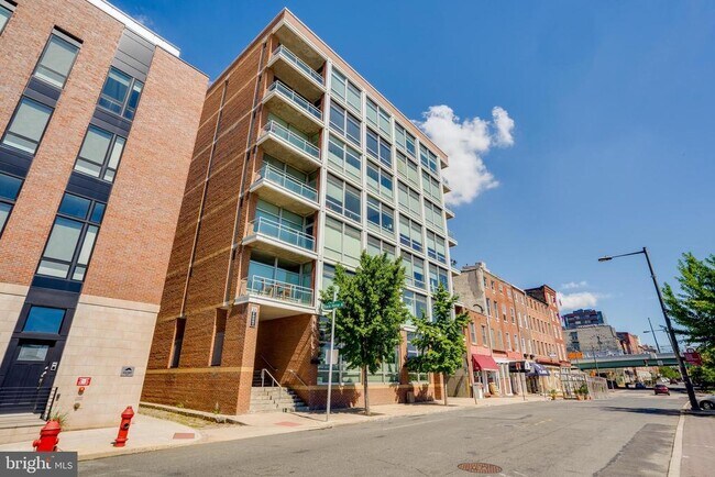 Building Photo - 22 S Front St