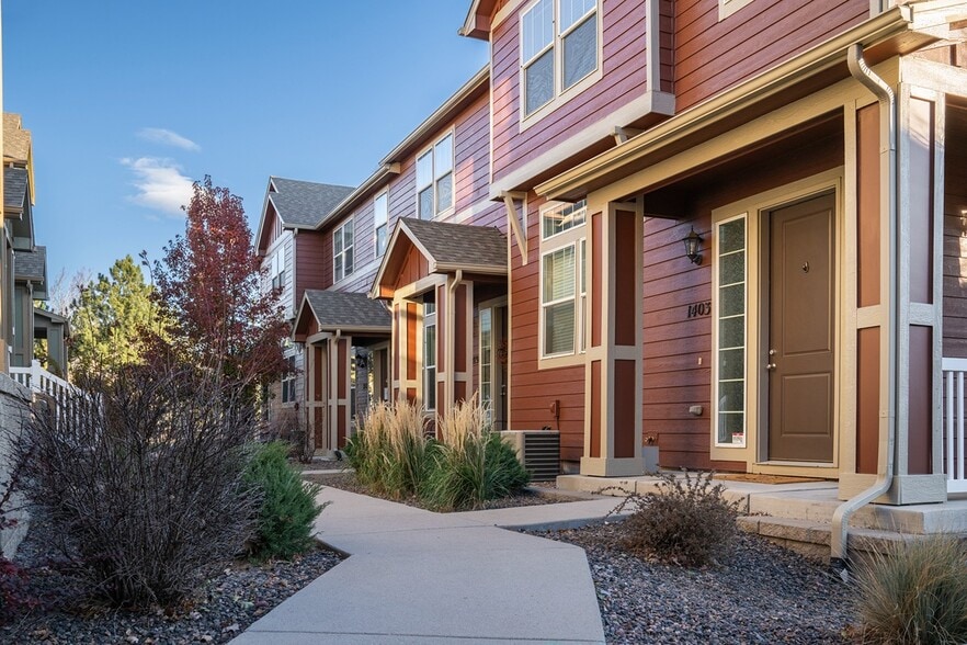 Building Photo - Red Hawk Crossings