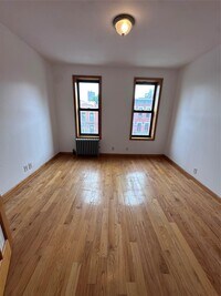 Building Photo - 804 Grand St