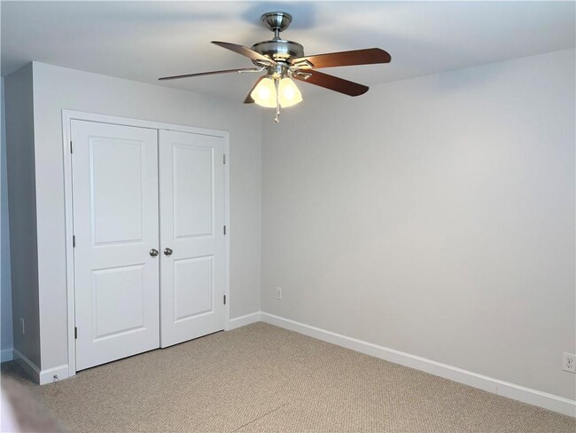 Building Photo - 204 Providence Ln