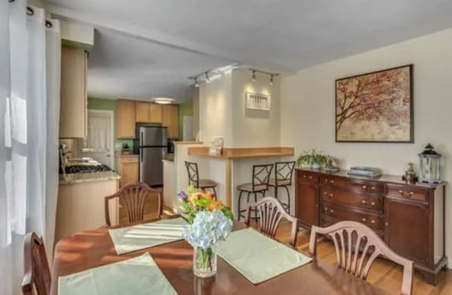 Building Photo - 22 Martin St