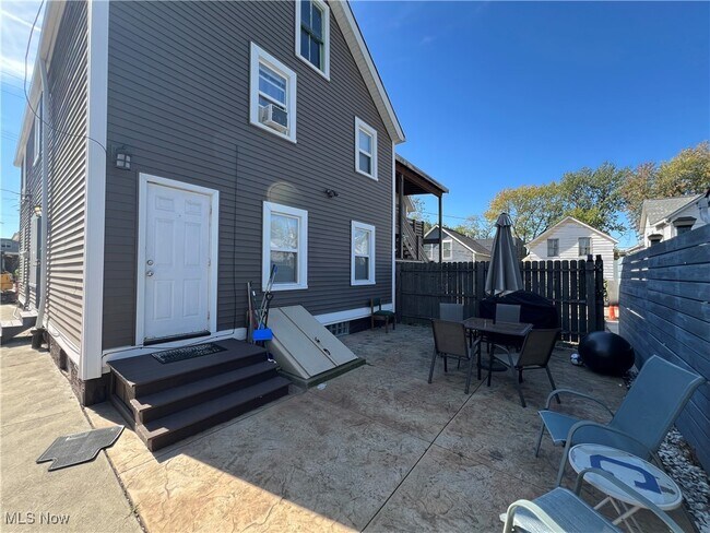 Building Photo - 1726 Starkweather Ave