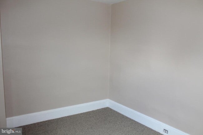 Building Photo - 23 W 2nd St