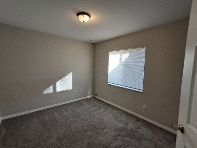 Building Photo - 1144-1146 Harry Ave S