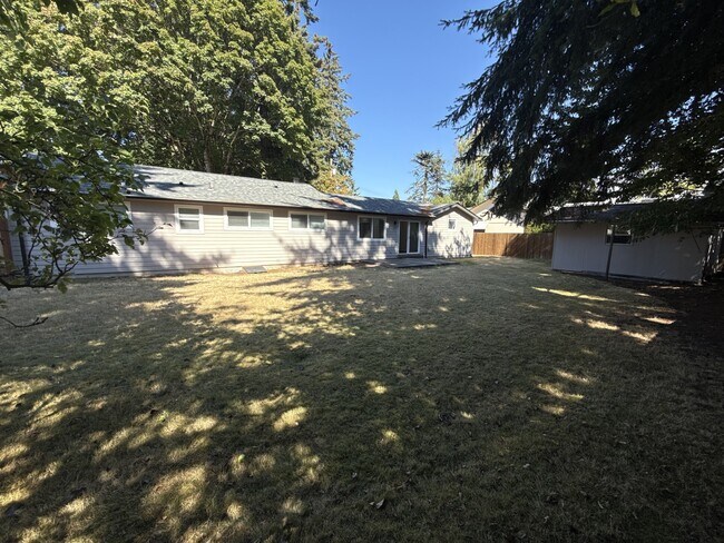 Building Photo - 4239 S 184th Pl