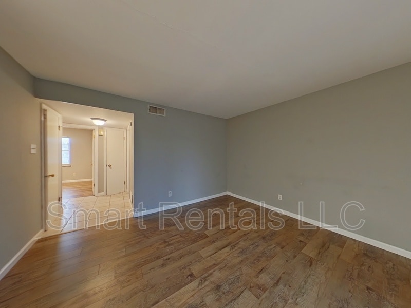 Building Photo - 6917 Colonial Woods Dr