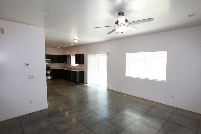 Building Photo - 3BR Home in Mountainaire | Open Layout + Fenced Yard