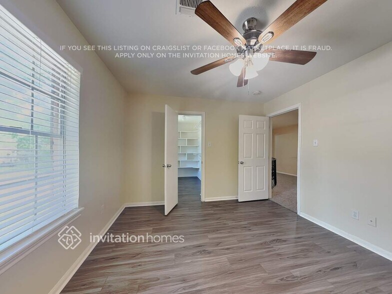 Building Photo - 11639 Idlebrook Dr