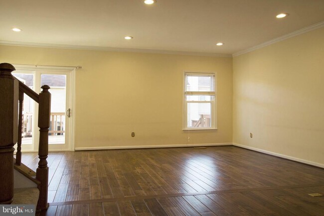 Building Photo - 5339 Buxton Ct
