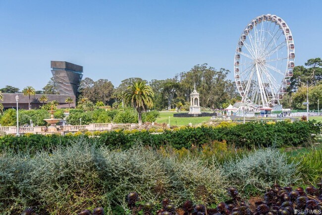 Building Photo - 250 Irving St