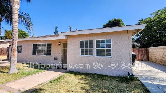 Building Photo - 6051 Vista De Oro