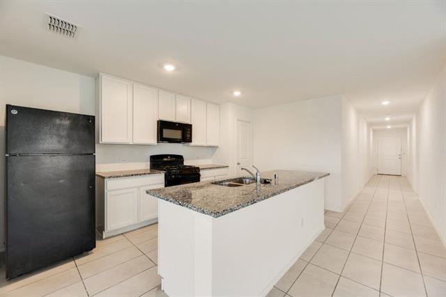 Building Photo - 1012 Barkers Pond Ave