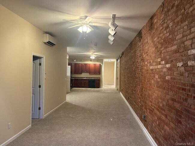 Building Photo - 37 North St