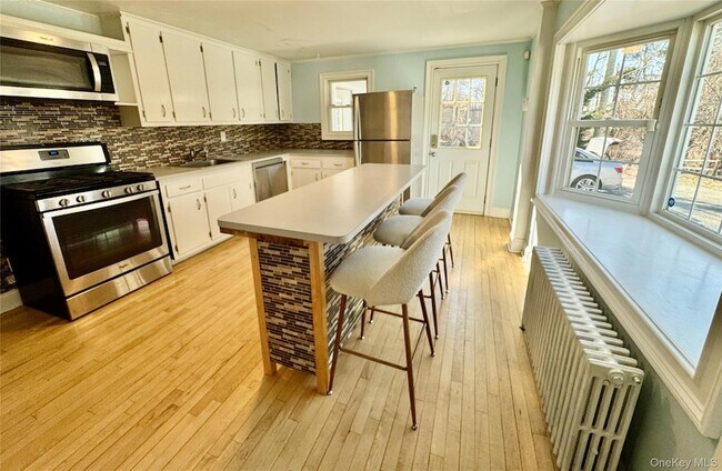 Building Photo - 2 Ruth Ln