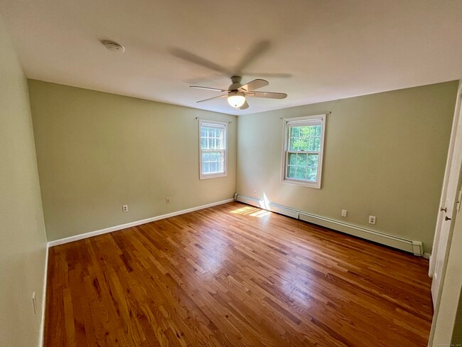 Building Photo - 25 Jade Tree Ln