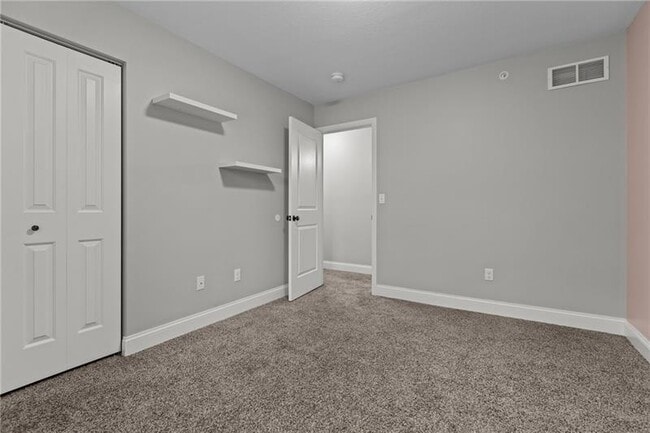 Building Photo - 567 Chesnic Dr