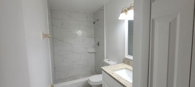 Building Photo - Condo in Chelsea Square, Kissimmee
