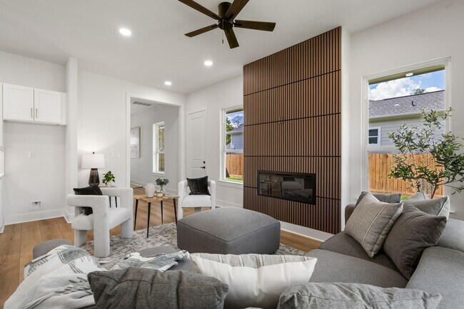 Building Photo - 22806 August Leaf Dr