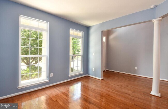 Building Photo - 1007 Wright Ct
