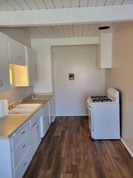 Building Photo - 244 Garnet Way