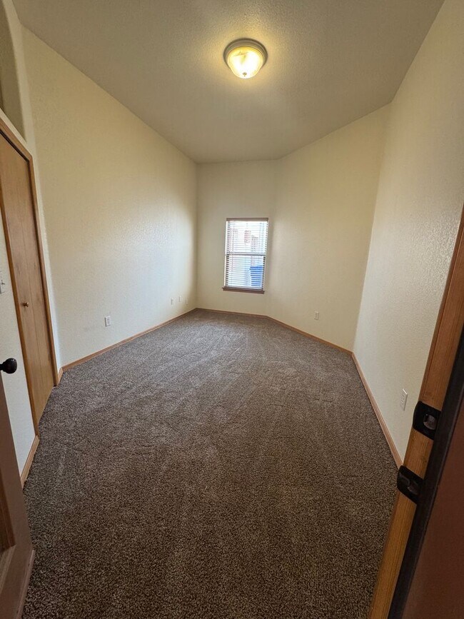 Building Photo - 2224 Santa Ana