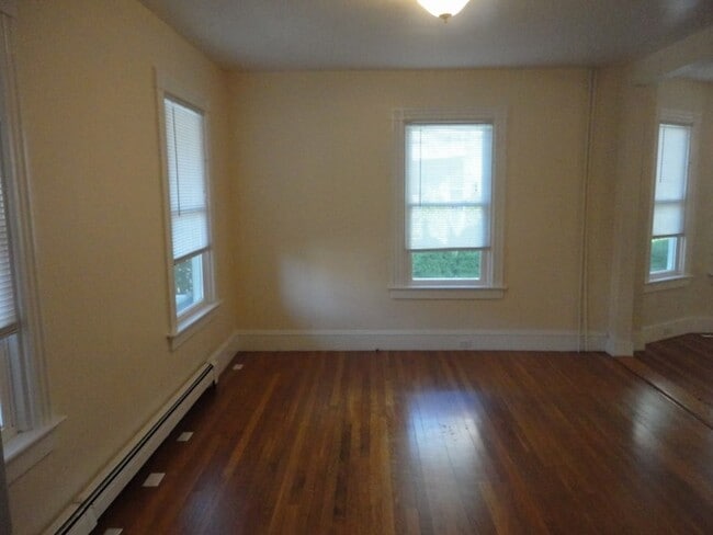 Building Photo - 39 E Bowery St