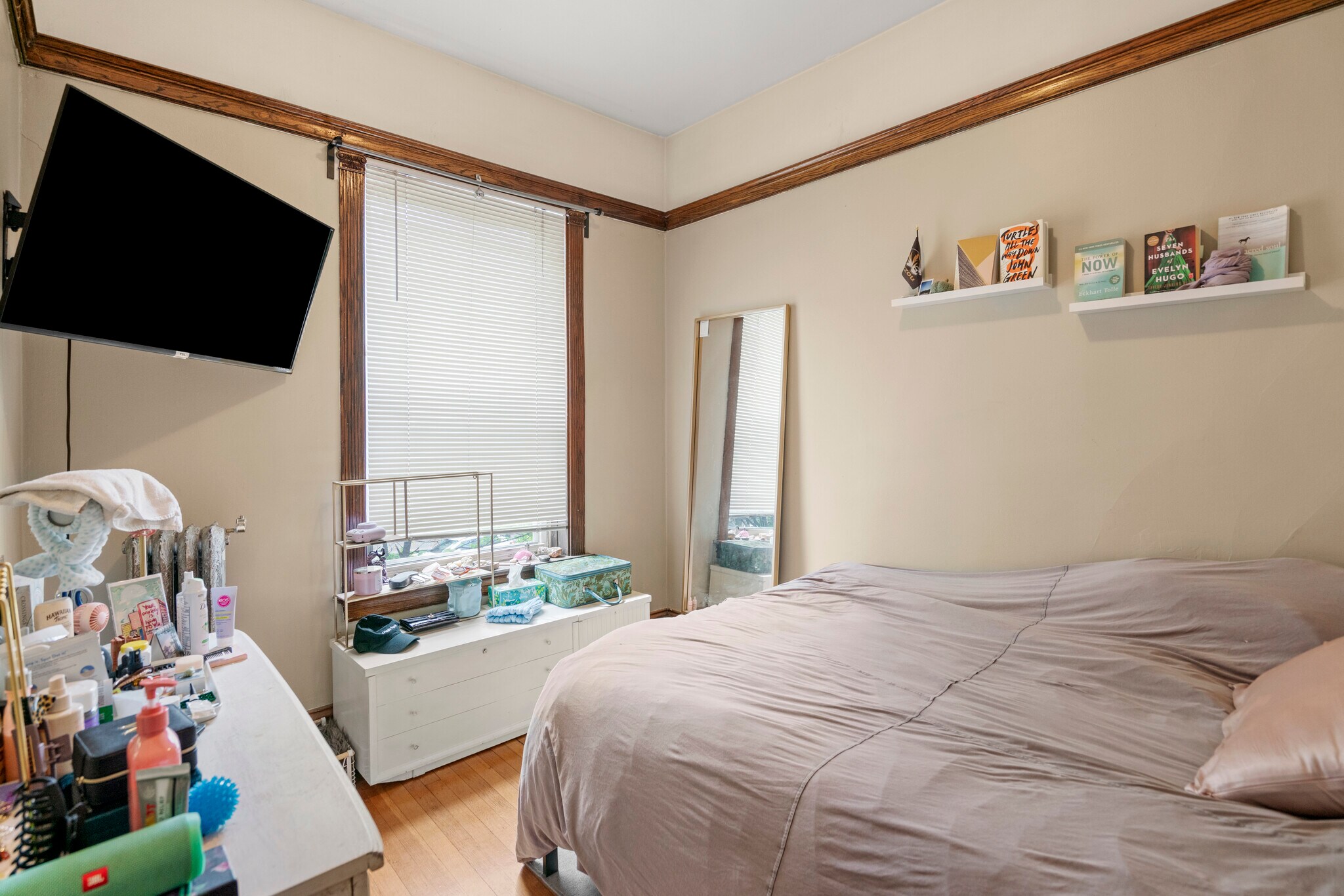 Building Photo - 1210 W Addison St