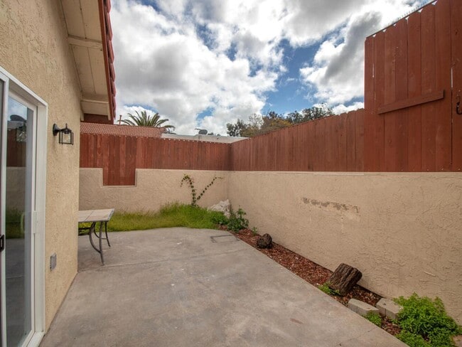 Building Photo - Available February 10th - Remodeled 2 Story, 3 Bedroom Condo